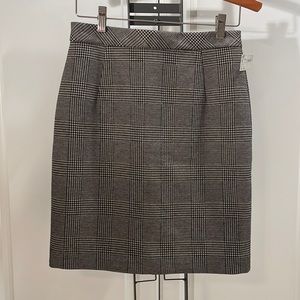 H&M heavy weight pencil skirt size 4, New with Tags!